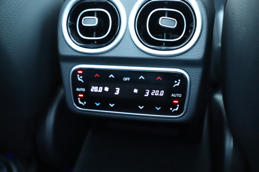 Mercedes-Benz C-Klasse Estate 300e AMG | 313PK | Massage | Head-up | Keyless | Sfeerverlichting | Stoelkoeling | Distronic+ | Leder | 2022.