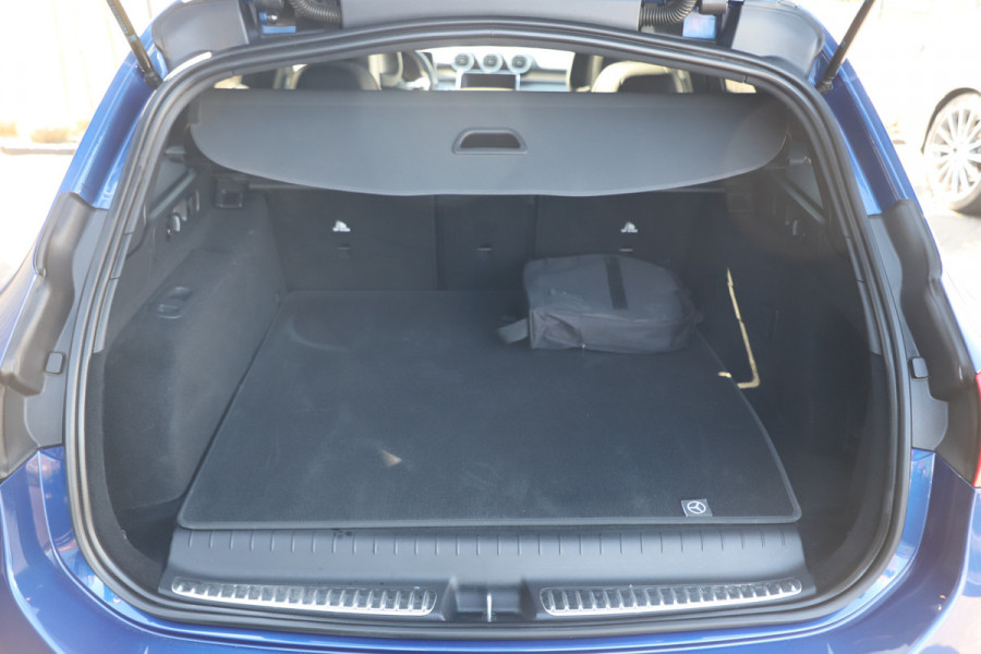 Mercedes-Benz C-Klasse Estate 300e AMG | 313PK | Massage | Head-up | Keyless | Sfeerverlichting | Stoelkoeling | Distronic+ | Leder | 2022.