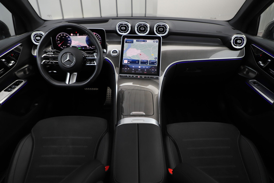 Mercedes-Benz GLC 300e AMG 4-Matic | 313PK | Head-up | Burmester | Keyless | Distronic | Digital-ligt | Sfeerverlichting | Trekhaak | 2024.