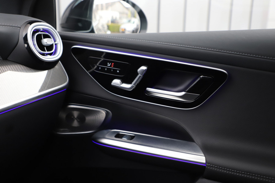 Mercedes-Benz GLC 300e AMG 4-Matic | 313PK | Head-up | Burmester | Keyless | Distronic | Digital-ligt | Sfeerverlichting | Trekhaak | 2024.