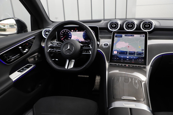 Mercedes-Benz GLC 300e AMG 4-Matic | 313PK | Head-up | Burmester | Keyless | Distronic | Digital-ligt | Sfeerverlichting | Trekhaak | 2024.