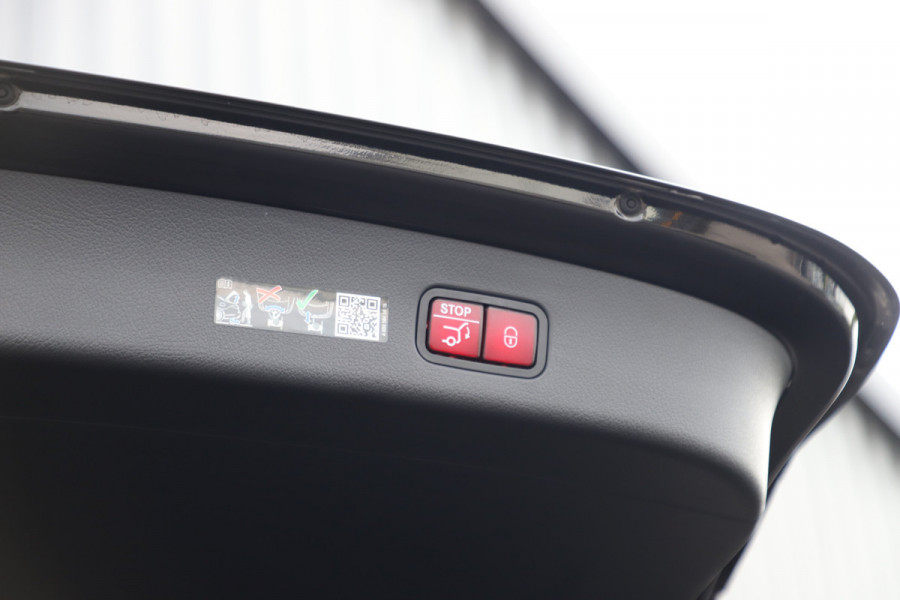 Mercedes-Benz GLC 300e AMG 4-Matic | 313PK | Head-up | Burmester | Keyless | Distronic | Digital-ligt | Sfeerverlichting | Trekhaak | 2024.