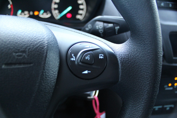 Ford Transit Connect 1.5 EcoBlue L2 Trend 3 Persoons, Airco, laadruimte Lang, schuifdeur re., spiegels verwarmb., telefoonvoorb., pdc achter,