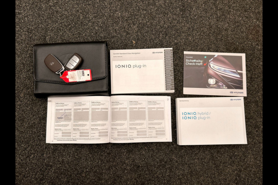 Hyundai IONIQ 1.6 GDi PHEV Comfort | Carplay | Adaptive-cruise | Camera | Schuif/kanteldak | Stoel/Stuurverwarming |