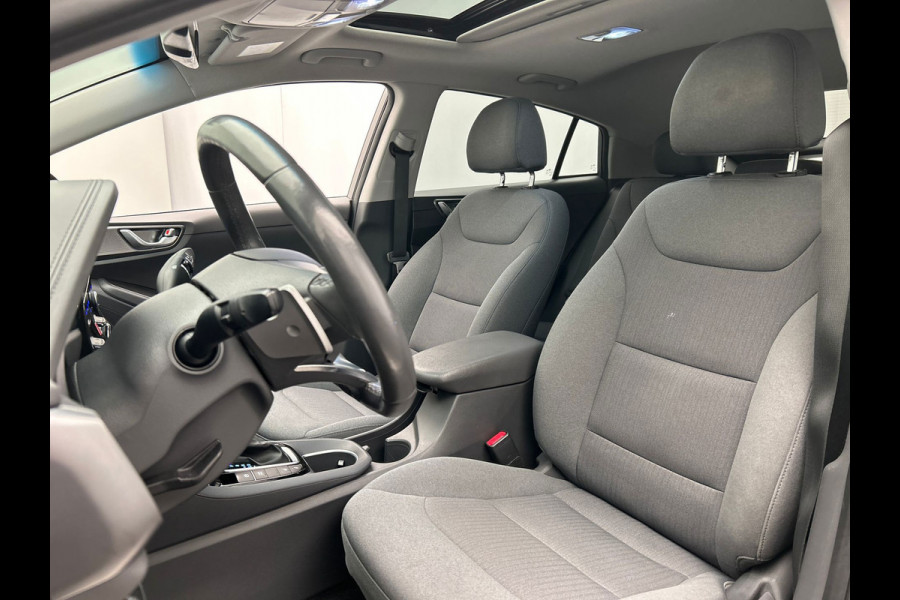 Hyundai IONIQ 1.6 GDi PHEV Comfort | Carplay | Adaptive-cruise | Camera | Schuif/kanteldak | Stoel/Stuurverwarming |