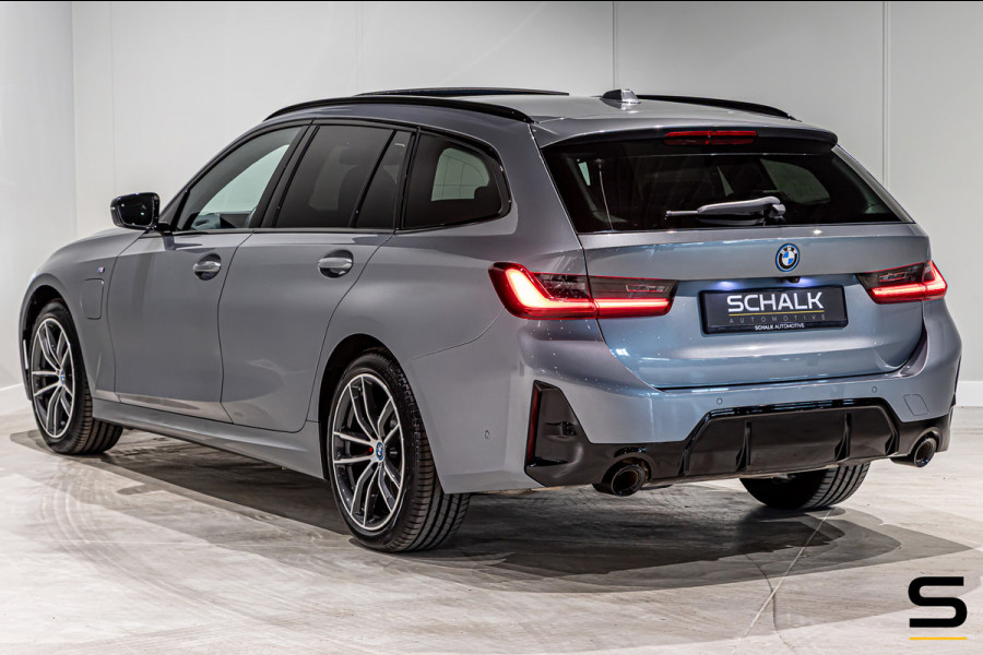 BMW 3 Serie Touring 330e|Pano|Cam|HUD|Fisc€59.700,-|Full|Gar