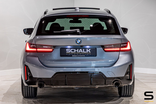 BMW 3 Serie Touring 330e|Pano|Cam|HUD|Fisc€59.700,-|Full|Gar