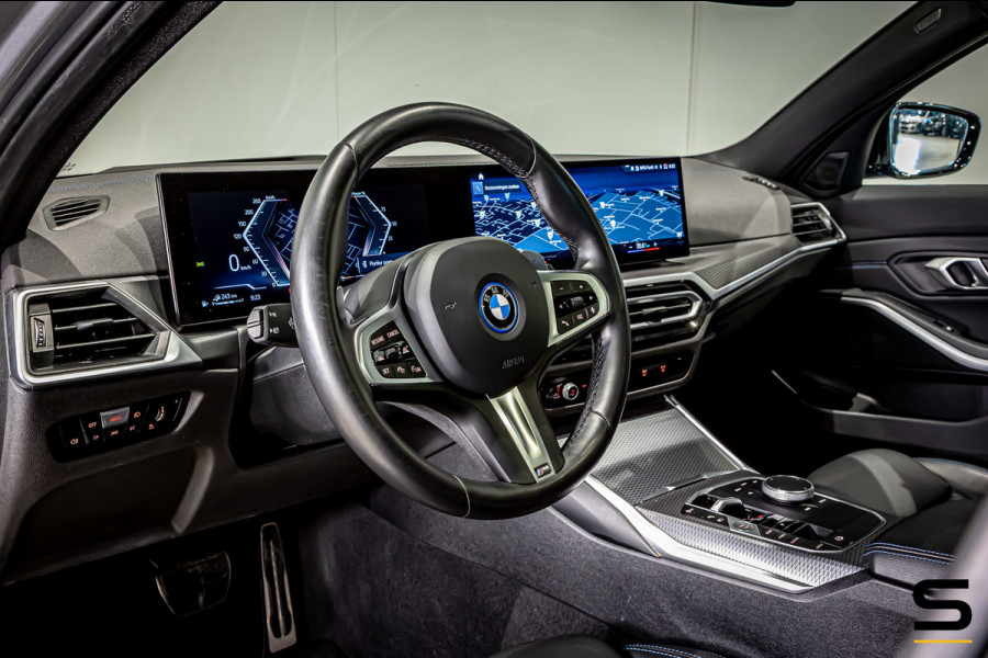 BMW 3 Serie Touring 330e|Pano|Cam|HUD|Fisc€59.700,-|Full|Gar