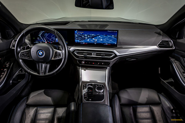 BMW 3 Serie Touring 330e|Pano|Cam|HUD|Fisc€59.700,-|Full|Gar