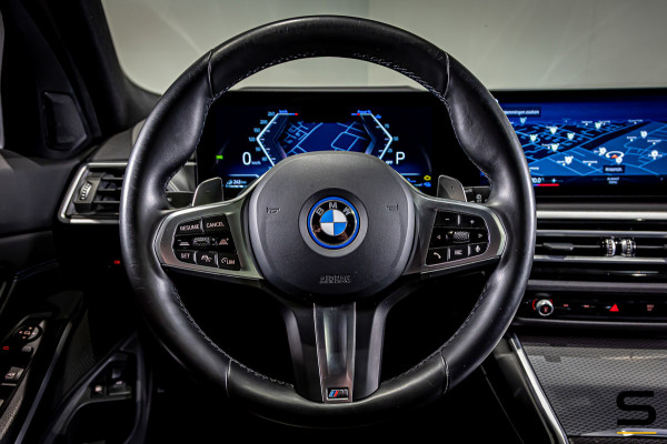 BMW 3 Serie Touring 330e|Pano|Cam|HUD|Fisc€59.700,-|Full|Gar