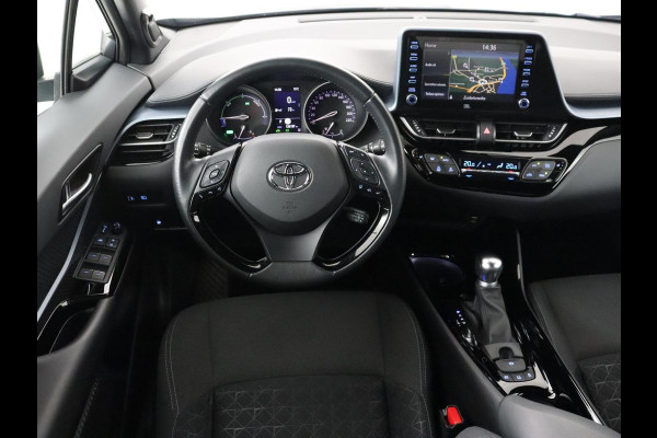 Toyota C-HR 2.0 Hybrid First Edition | Stoelverwarming | Adaptive cruise | Camera | Carplay | JBL Sound | Keyless | Full LED | Navigatie | Dodehoek detectie | Climate control | Bluetooth
