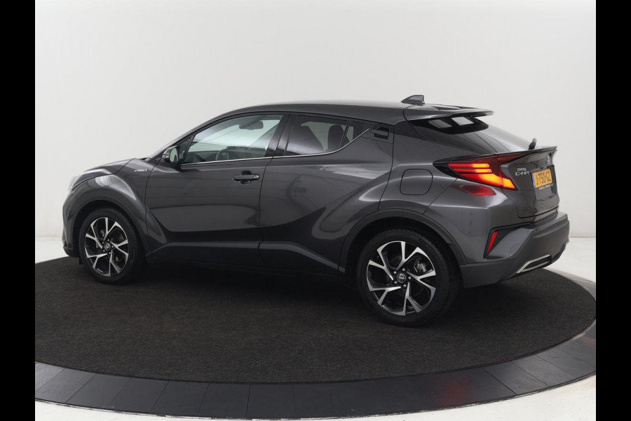 Toyota C-HR 2.0 Hybrid First Edition | Stoelverwarming | Adaptive cruise | Camera | Carplay | JBL Sound | Keyless | Full LED | Navigatie | Dodehoek detectie | Climate control | Bluetooth