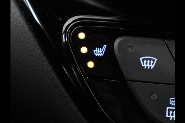 Toyota C-HR 2.0 Hybrid First Edition | Stoelverwarming | Adaptive cruise | Camera | Carplay | JBL Sound | Keyless | Full LED | Navigatie | Dodehoek detectie | Climate control | Bluetooth