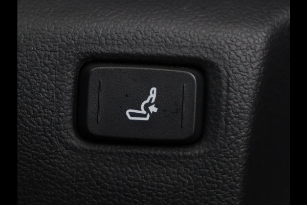 Toyota C-HR 2.0 Hybrid First Edition | Stoelverwarming | Adaptive cruise | Camera | Carplay | JBL Sound | Keyless | Full LED | Navigatie | Dodehoek detectie | Climate control | Bluetooth