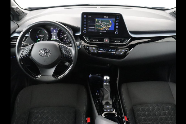 Toyota C-HR 2.0 Hybrid First Edition | Stoelverwarming | Adaptive cruise | Camera | Carplay | JBL Sound | Keyless | Full LED | Navigatie | Dodehoek detectie | Climate control | Bluetooth