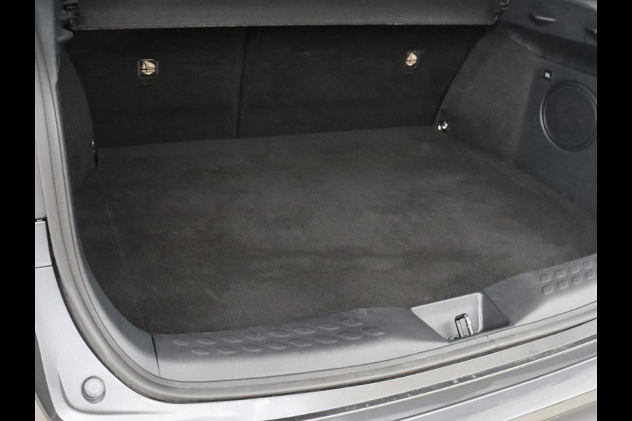 Toyota C-HR 2.0 Hybrid First Edition | Stoelverwarming | Adaptive cruise | Camera | Carplay | JBL Sound | Keyless | Full LED | Navigatie | Dodehoek detectie | Climate control | Bluetooth