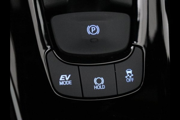 Toyota C-HR 2.0 Hybrid First Edition | Stoelverwarming | Adaptive cruise | Camera | Carplay | JBL Sound | Keyless | Full LED | Navigatie | Dodehoek detectie | Climate control | Bluetooth