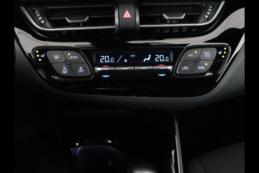 Toyota C-HR 2.0 Hybrid First Edition | Stoelverwarming | Adaptive cruise | Camera | Carplay | JBL Sound | Keyless | Full LED | Navigatie | Dodehoek detectie | Climate control | Bluetooth