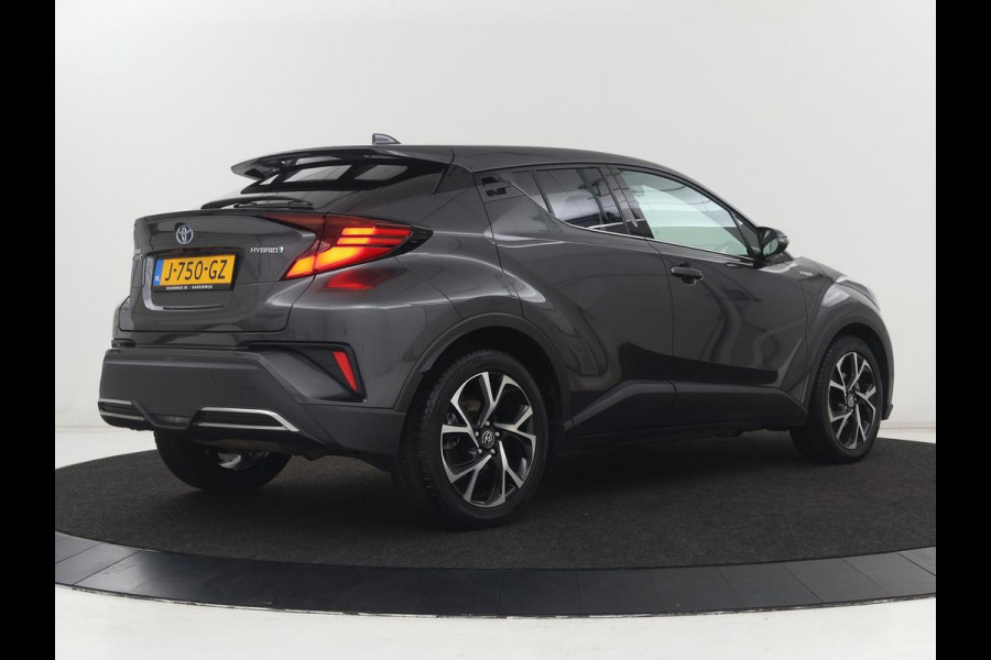 Toyota C-HR 2.0 Hybrid First Edition | Stoelverwarming | Adaptive cruise | Camera | Carplay | JBL Sound | Keyless | Full LED | Navigatie | Dodehoek detectie | Climate control | Bluetooth