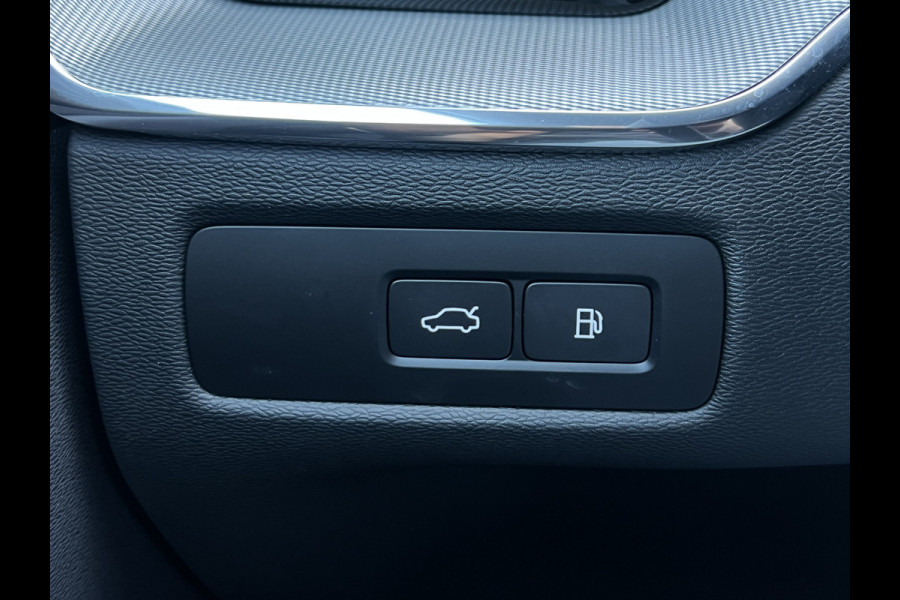 Volvo XC60 2.0 T6 Plug-in hybrid AWD Plus Black Edition | Trekhaak | Memory | Harman Kardon Audio | Pano