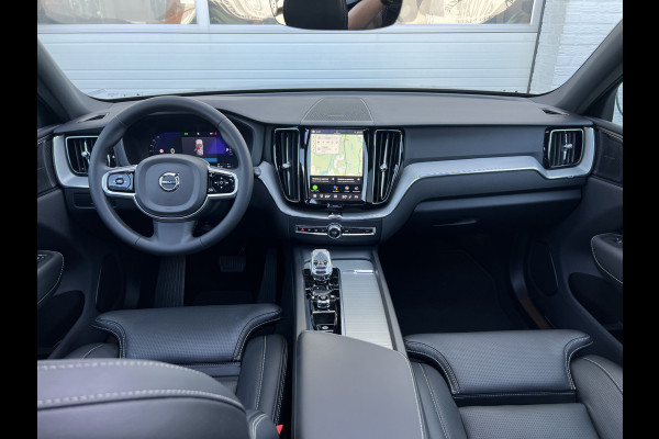 Volvo XC60 2.0 T6 Plug-in hybrid AWD Plus Black Edition | Trekhaak | Memory | Harman Kardon Audio | Pano