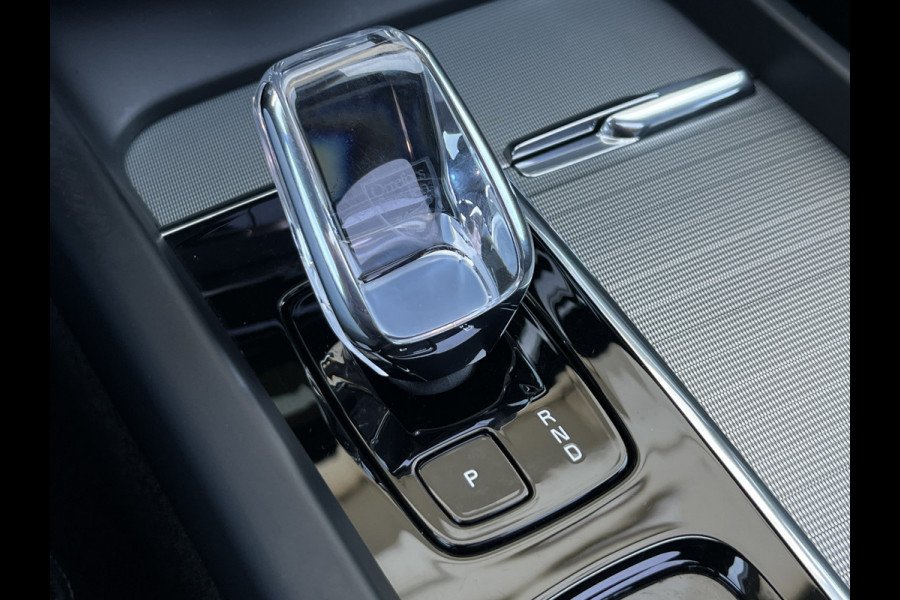 Volvo XC60 2.0 T6 Plug-in hybrid AWD Plus Black Edition | Trekhaak | Memory | Harman Kardon Audio | Pano