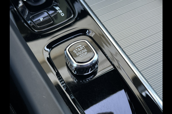 Volvo XC60 2.0 T6 Plug-in hybrid AWD Plus Black Edition | Trekhaak | Memory | Harman Kardon Audio | Pano