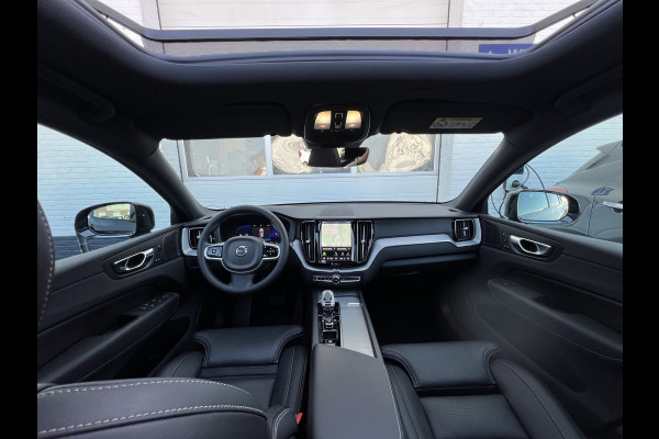 Volvo XC60 2.0 T6 Plug-in hybrid AWD Plus Black Edition | Trekhaak | Memory | Harman Kardon Audio | Pano