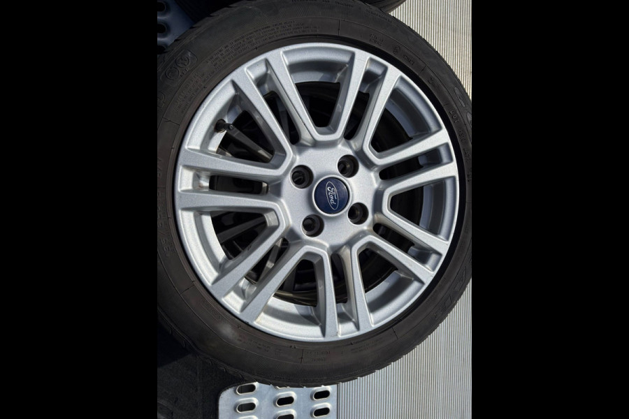 Ford Tourneo Courier 1.0 Titanium 125PK GARANTIE!