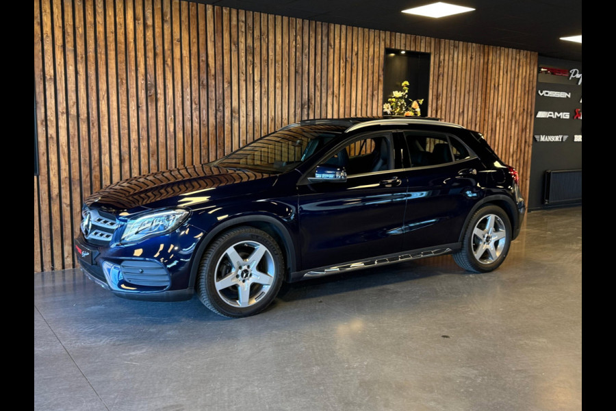 Mercedes-Benz GLA 180 Business Solution AMG / Pano / Camera / Sfeerverlichting