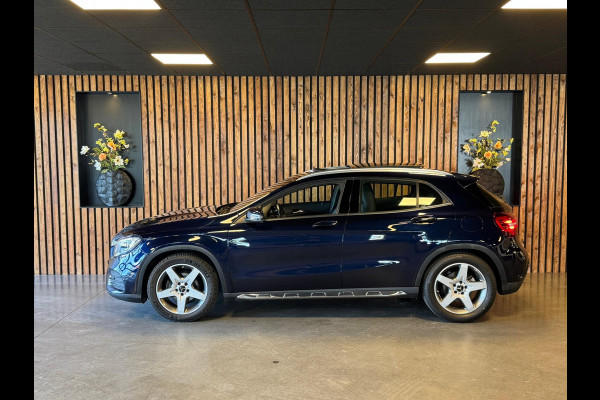 Mercedes-Benz GLA 180 Business Solution AMG / Pano / Camera / Sfeerverlichting