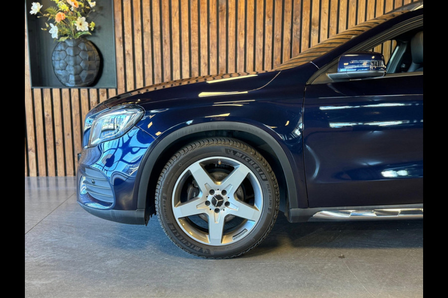 Mercedes-Benz GLA 180 Business Solution AMG / Pano / Camera / Sfeerverlichting