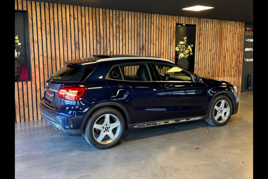 Mercedes-Benz GLA 180 Business Solution AMG / Pano / Camera / Sfeerverlichting