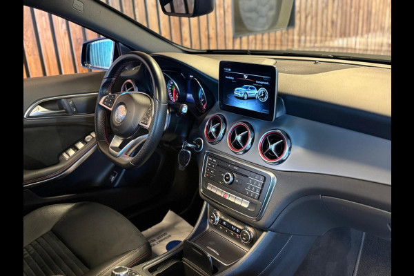 Mercedes-Benz GLA 180 Business Solution AMG / Pano / Camera / Sfeerverlichting