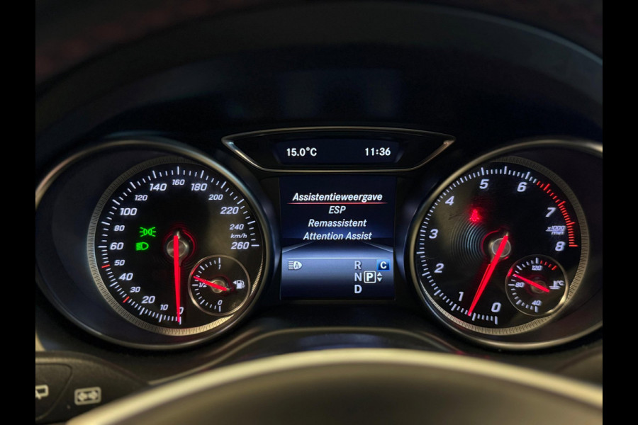 Mercedes-Benz GLA 180 Business Solution AMG / Pano / Camera / Sfeerverlichting