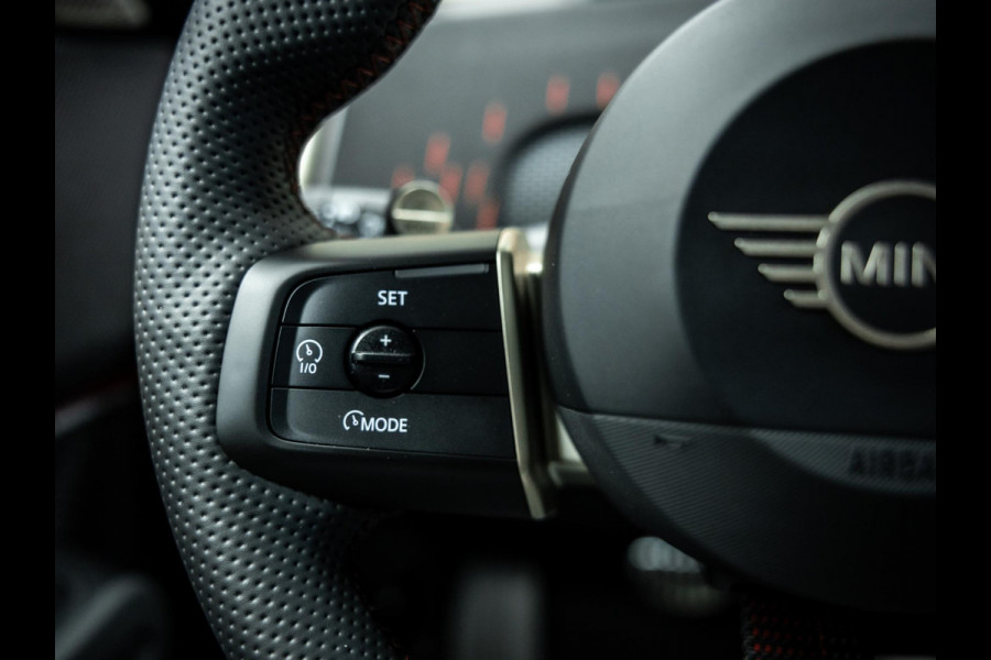 MINI Countryman 2.0 JCW ALL4 John Cooper Works XL | Stuurverwarming | Pano | Head-Up | Harman/Kardon |