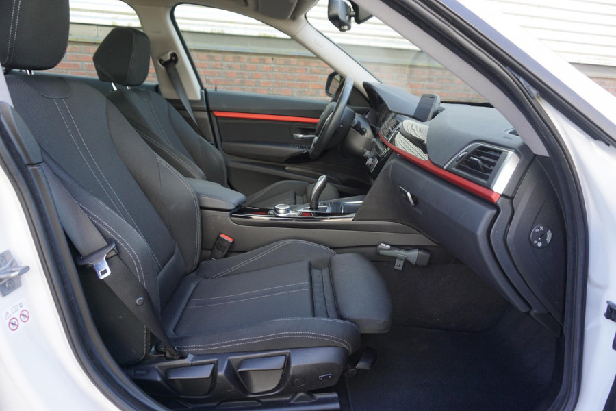 BMW 3-serie Gran Turismo 320i Sport Line GT/Sportstoelen/2e Eigenaar/