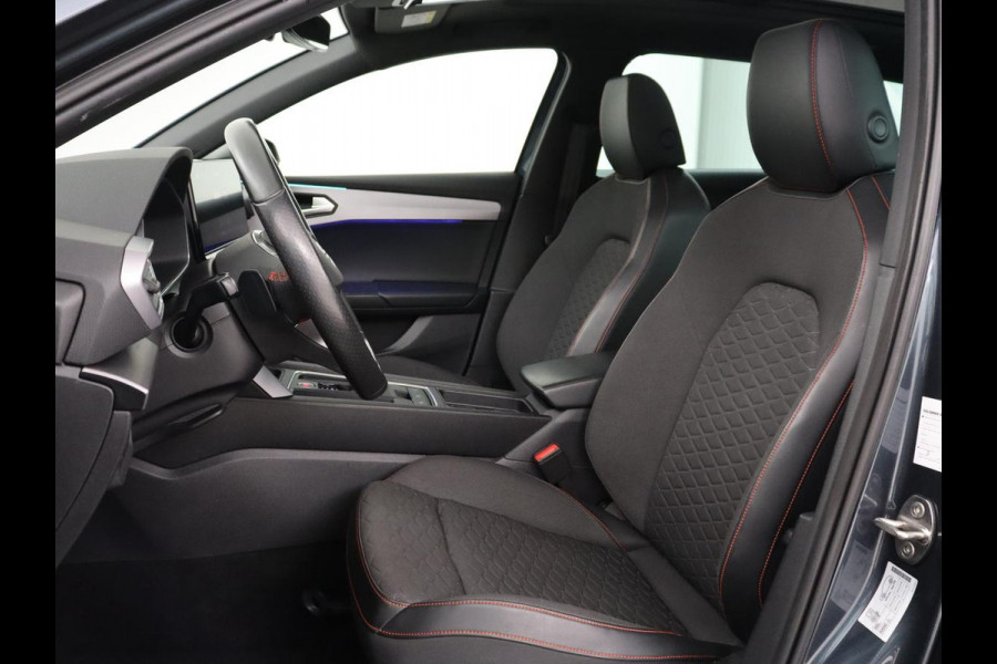 Seat Leon 1.4 TSI eHybrid PHEV FR Business Intense | Panoramadak | Stoelverwarming | Camera | Adaptive cruise | Carplay | Navigatie | Full LED | Park Assist | Climate control | Sportstoelen | Plug In