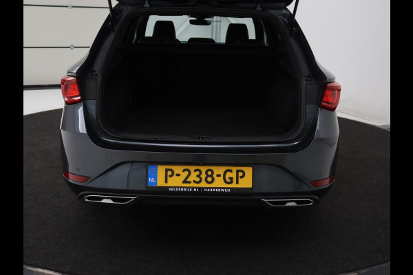 Seat Leon 1.4 TSI eHybrid PHEV FR Business Intense | Panoramadak | Stoelverwarming | Camera | Adaptive cruise | Carplay | Navigatie | Full LED | Park Assist | Climate control | Sportstoelen | Plug In