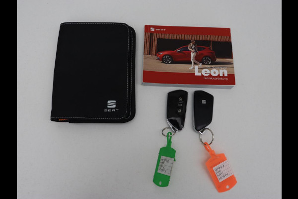 Seat Leon 1.4 TSI eHybrid PHEV FR Business Intense | Panoramadak | Stoelverwarming | Camera | Adaptive cruise | Carplay | Navigatie | Full LED | Park Assist | Climate control | Sportstoelen | Plug In