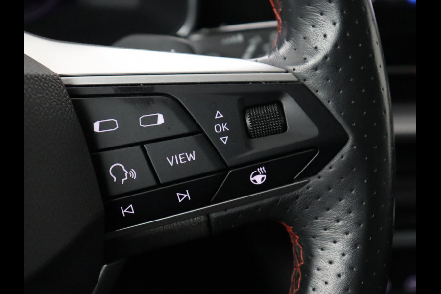 Seat Leon 1.4 TSI eHybrid PHEV FR Business Intense | Panoramadak | Stoelverwarming | Camera | Adaptive cruise | Carplay | Navigatie | Full LED | Park Assist | Climate control | Sportstoelen | Plug In