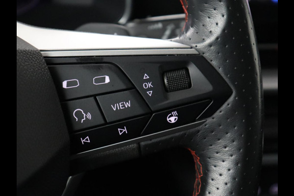 Seat Leon 1.4 TSI eHybrid PHEV FR Business Intense | Panoramadak | Stoelverwarming | Camera | Adaptive cruise | Carplay | Navigatie | Full LED | Park Assist | Climate control | Sportstoelen | Plug In