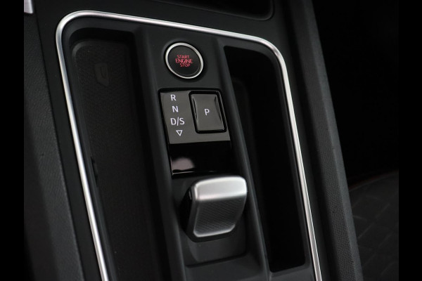 Seat Leon 1.4 TSI eHybrid PHEV FR Business Intense | Panoramadak | Stoelverwarming | Camera | Adaptive cruise | Carplay | Navigatie | Full LED | Park Assist | Climate control | Sportstoelen | Plug In