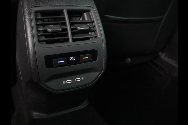 Seat Leon 1.4 TSI eHybrid PHEV FR Business Intense | Panoramadak | Stoelverwarming | Camera | Adaptive cruise | Carplay | Navigatie | Full LED | Park Assist | Climate control | Sportstoelen | Plug In