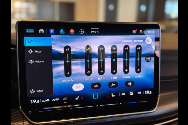 Volkswagen Golf 1.5 eTSI R-Line / 360 Camera / Pano / H/K / Stoel/Stuur verwarming / Carplay