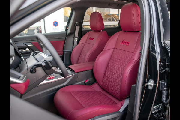 Jeep Compass First Edition 74 kWh | Adapt. Cruise | Camera | Carplay | 20" | Elektr. A-Klep | Navi | Winter Pack | Schuif/Kanteldak | Premium Pack | Conv. Pack | Warmtepomp | Nappa Leder