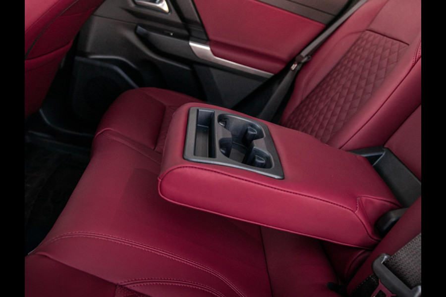 Jeep Compass First Edition 74 kWh | Adapt. Cruise | Camera | Carplay | 20" | Elektr. A-Klep | Navi | Winter Pack | Schuif/Kanteldak | Premium Pack | Conv. Pack | Warmtepomp | Nappa Leder