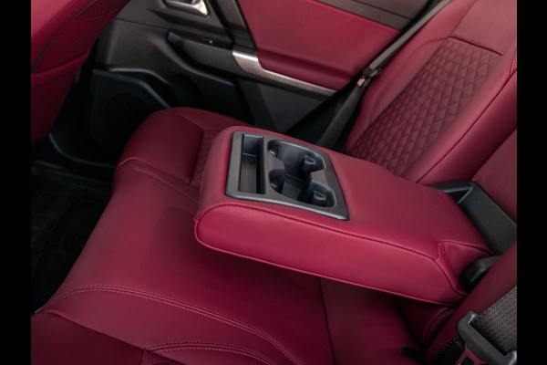 Jeep Compass First Edition 74 kWh | Adapt. Cruise | Camera | Carplay | 20" | Elektr. A-Klep | Navi | Winter Pack | Schuif/Kanteldak | Premium Pack | Conv. Pack | Warmtepomp | Nappa Leder