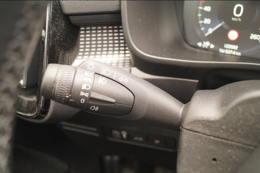 Volvo XC40 1.5 T5 Recharge R-Design -NAVI-ECC-CAM-PDC-
