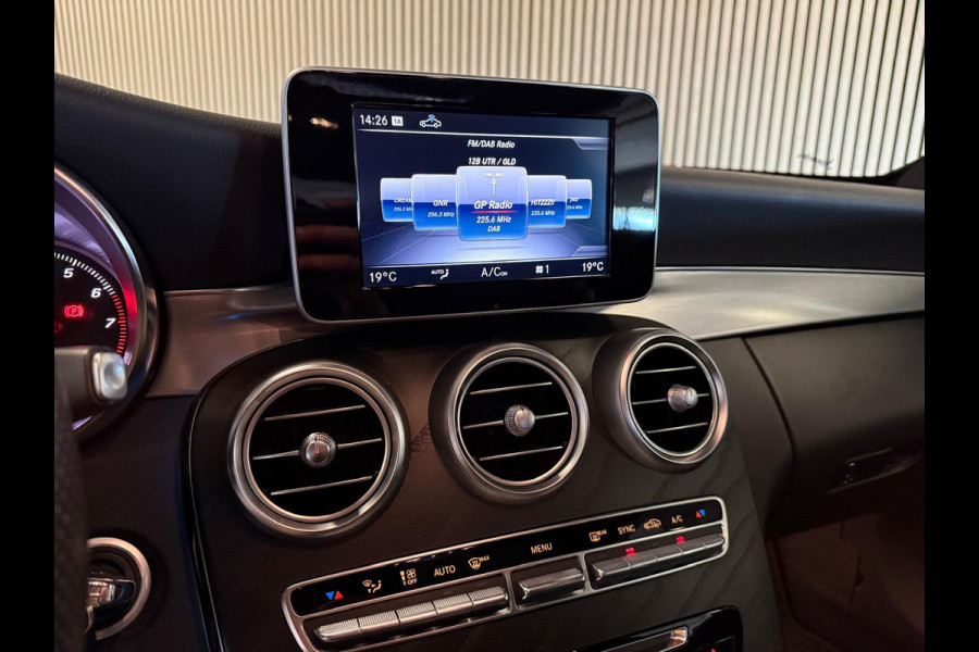 Mercedes-Benz C-Klasse Coupé 300 AMG STYLING-PANORAMA-AIRMATIC-DISTRONIC-SOUND-CAMERA-COMPLEET